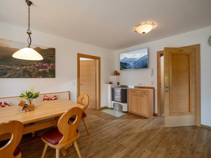 Ganze Ferienwohnung, Appartement Garten (2 Schlafräume, Eg) in Tuxer Alpen, Hintertux
