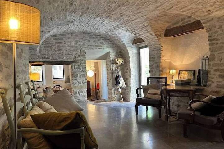 Gîte pour 12 personnes, avec jardin à Saint-Étienne-de-l'Olm