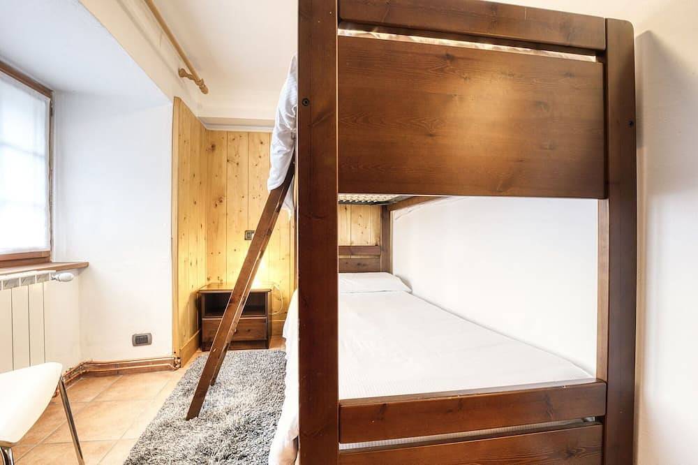 Ganze Wohnung, Herrliche Wohnung für 6 Personen mit Tv, Balkon, Haustiere erlaubt und Panoramablick in Isella (Macugnaga), Macugnaga