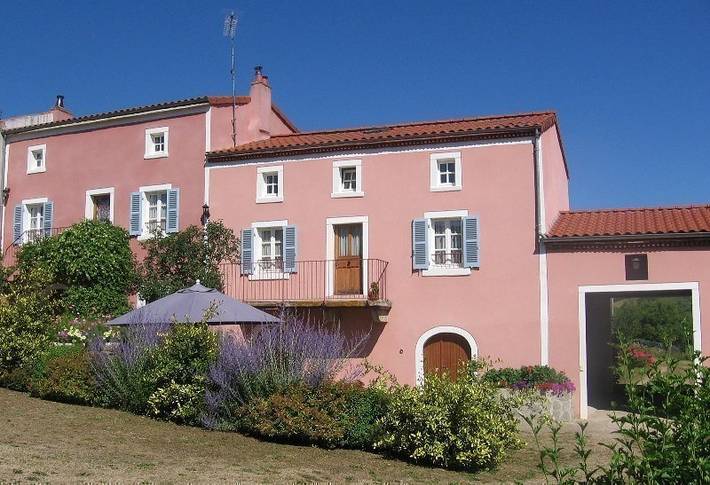 Gîte pour 8 personnes, avec jardin dans Saint-Babel