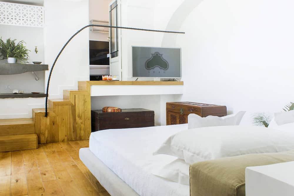Villa Shah a place to listen to the sea in Amalfi Coast in Conca dei Marini, Sorrento Coast