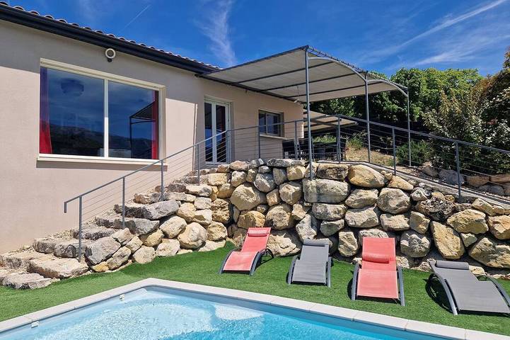 Villa pour 6 personnes, avec jardin et terrasse, animaux acceptés