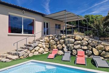 Gîte pour 6 personnes, avec terrasse et jardin, animaux acceptés à Plaisians