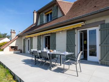 Gîte pour 8 personnes, avec jardin et terrasse à Touques