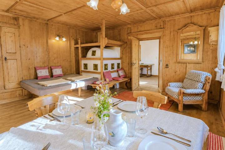 Ferienwohnung für 8 Personen, mit Terrasse und Garten sowie Ausblick