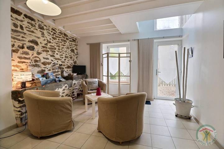 Gîte pour 3 personnes, avec terrasse à Saint-Coulomb - 3