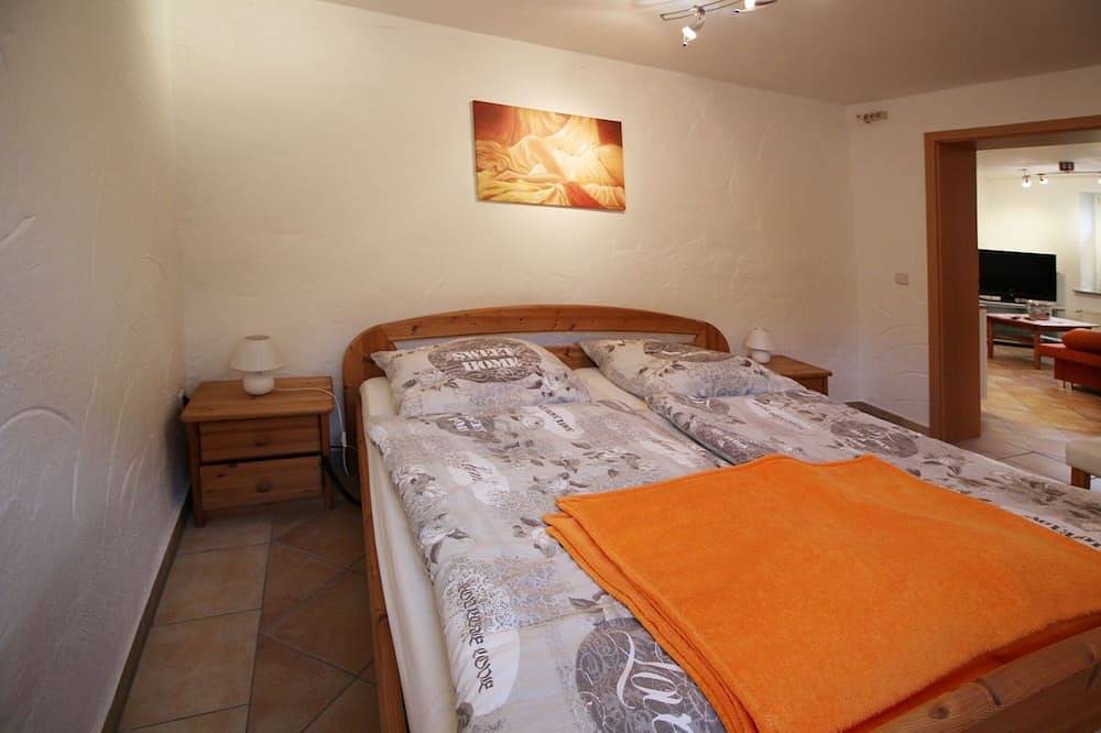 Mehrere liebevoll eingerichtete Wohnunfgen, kleines idyllisch gelegenes Dor in Sietow, Müritz