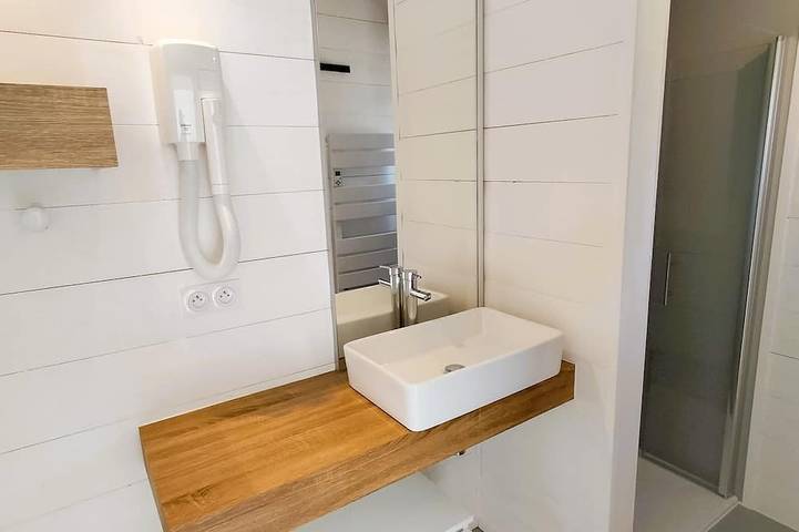 Location de vacances pour 8 personnes, avec terrasse et jardin à Dévillac - 3