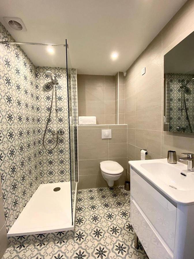 Double Room with Sea View in Cros de Cagnes, Cagnes-sur-Mer