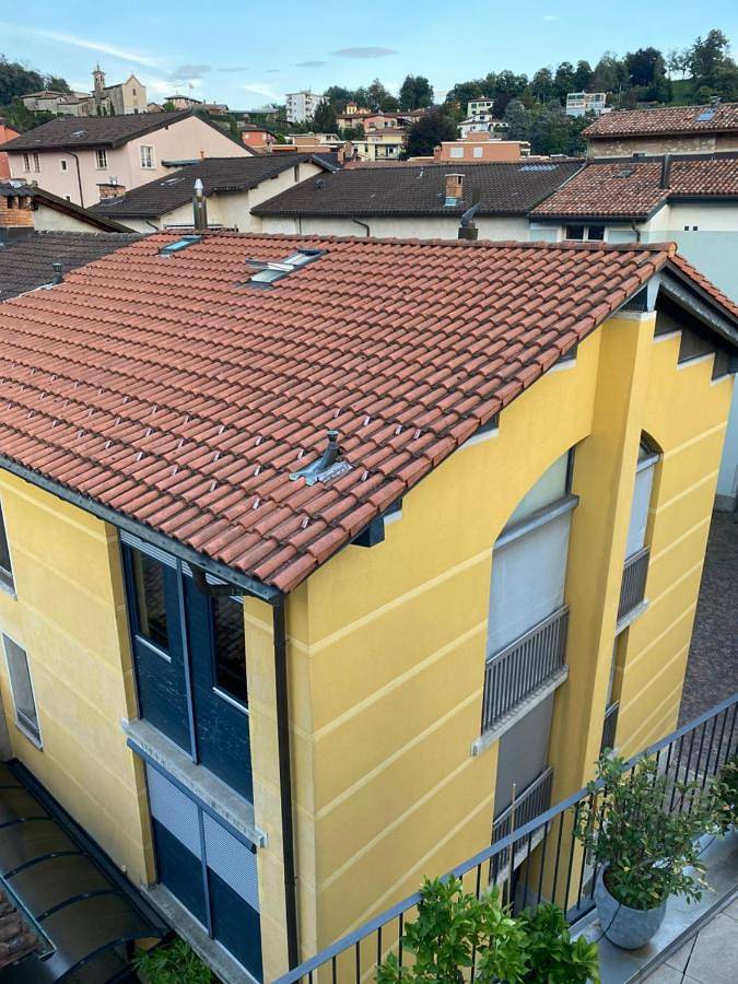 BnB für 2 Personen, mit Balkon und Terrasse sowie Ausblick in Mendrisio