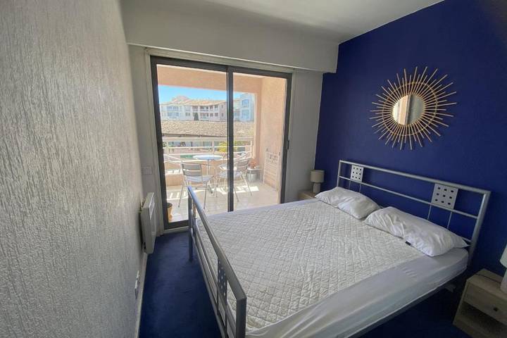 Gîte pour 4 personnes, avec balcon dans Gare D Antibes - 3