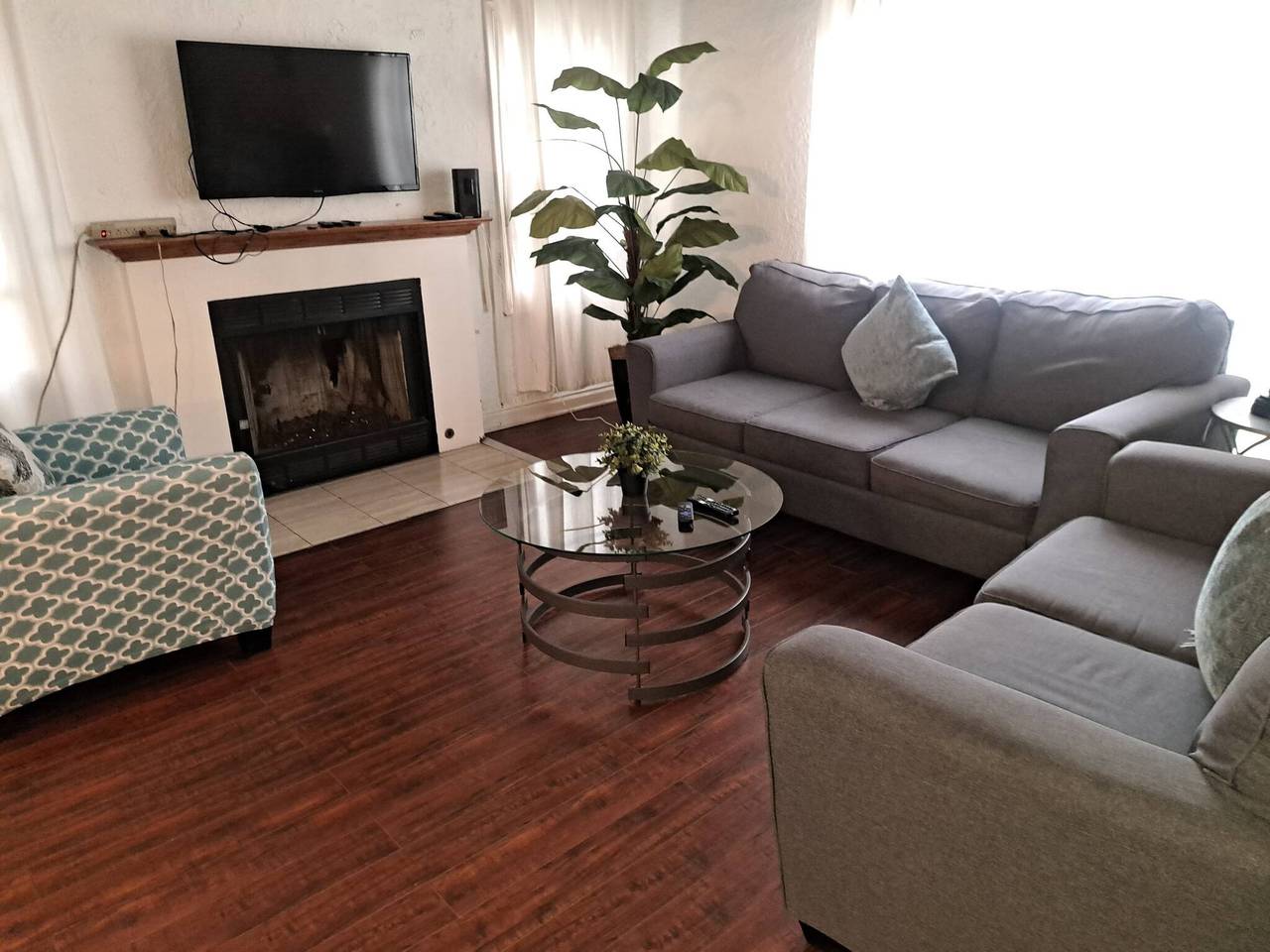 Hel leilighet, 3 bedroom plus 2 baths in Beverly hills in Los Angeles, Los Angeles County