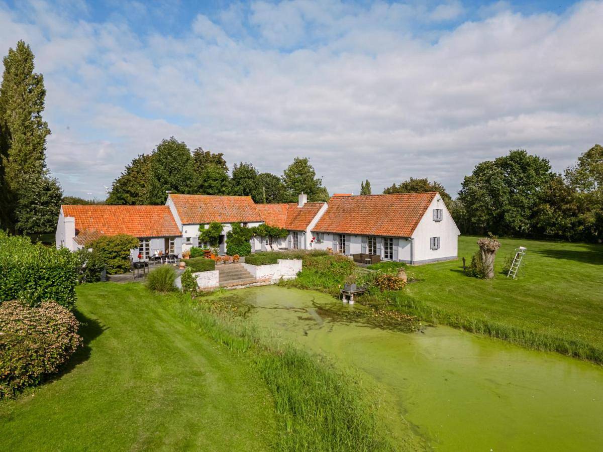 Astoria House in Gistel, Flandre-Occidentale
