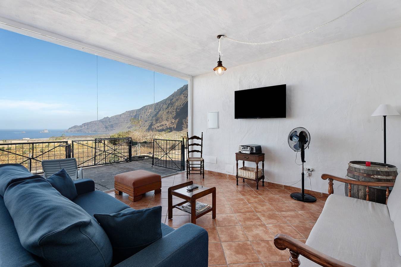 Maison de vacances 'La Cuadra de Juan' avec vue sur la mer, terrasse privée et Wi-Fi in Frontera, El Hierro