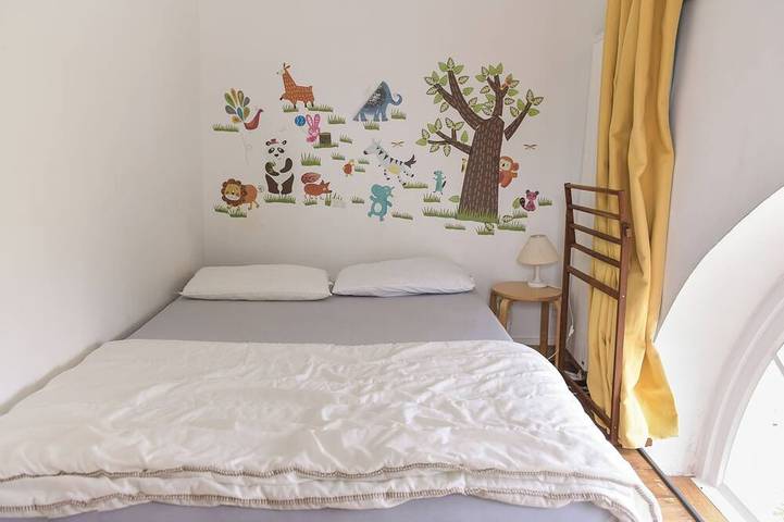 Location de vacances pour 7 personnes, avec piscine ainsi que terrasse et jardin à Ocquerre - 4