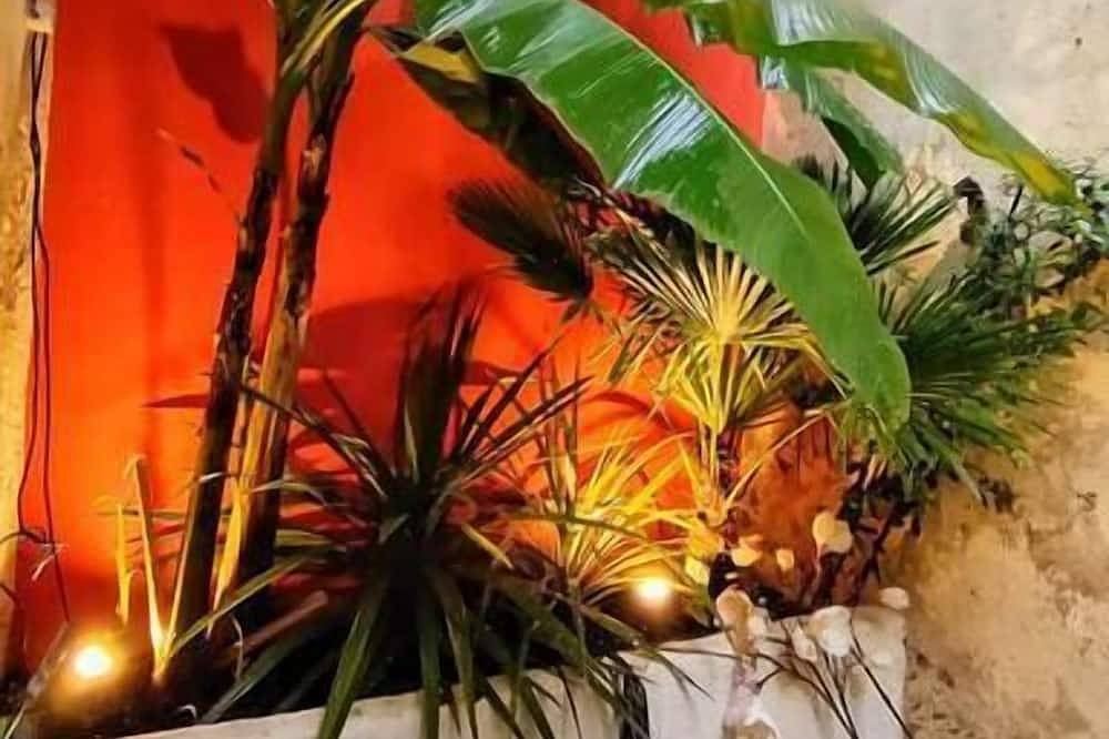 Appartement entier, Votre Escale - Jungle Sauna & Spa in Niort, Région de Niort