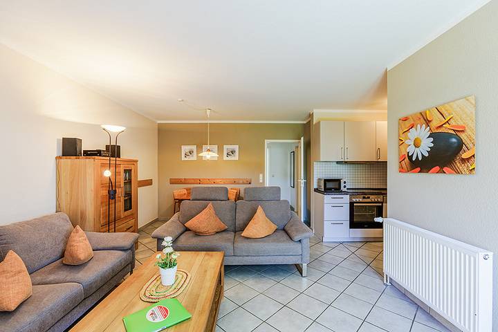 Entire holiday apartment, Holiday apartment for 4 people with garden in Ostseebad Zingst, Zingst