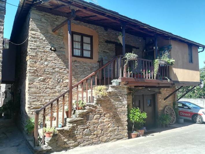 Casa rural para 7 personas, con Balcón y Terraza además de Jardín y Vistas en Ponferrada