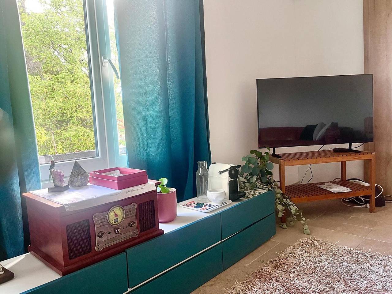 Apartamento entero, Apartamento 'Suzette' con vistas a la montaña, Wi-Fi y aire acondicionado in La Colle-sur-Loup, Costa mediterránea (Francia)