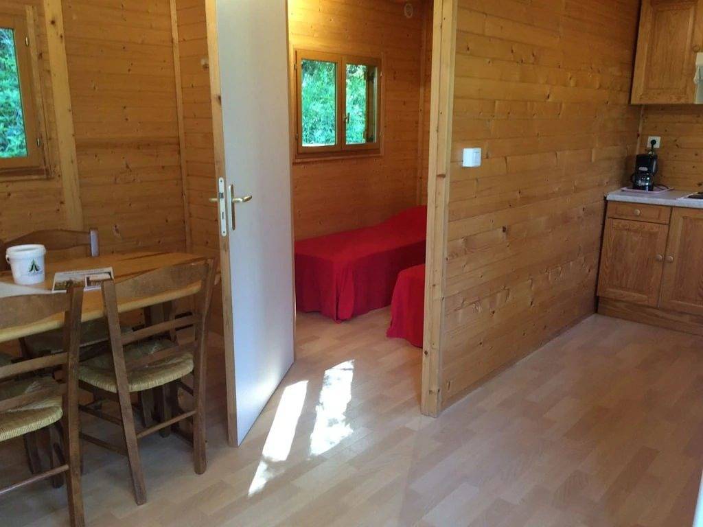 Zecamping 2* piscine chauffée locatif Tv 35m2 4 pers in Saint-Didier-en-Velay, Haute-Loire