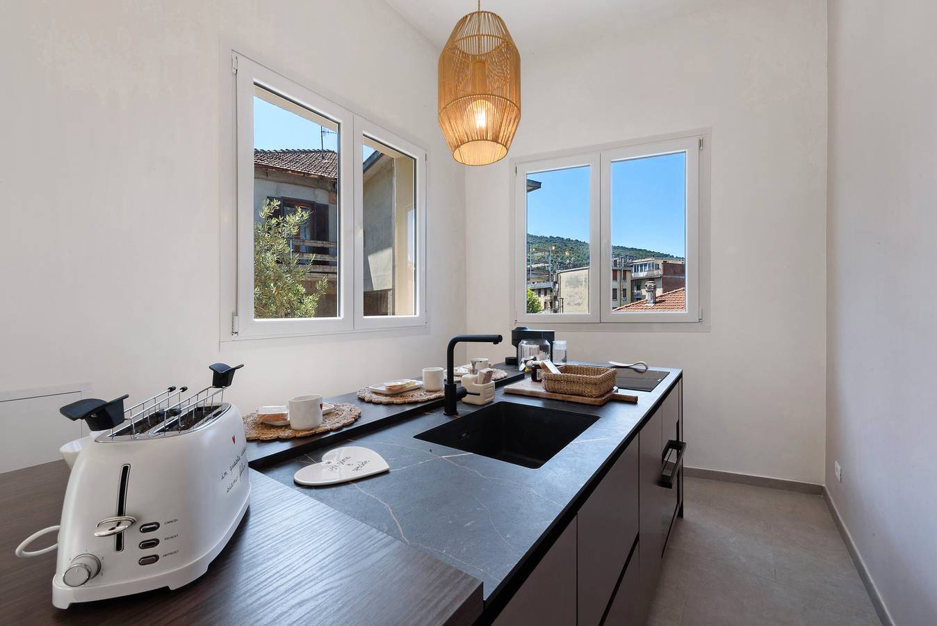 Apartamento entero, Apartamento 'Teresa Suite en Como' con terraza privada, Wi-Fi y aire acondicionado in Como, Provincia de Como