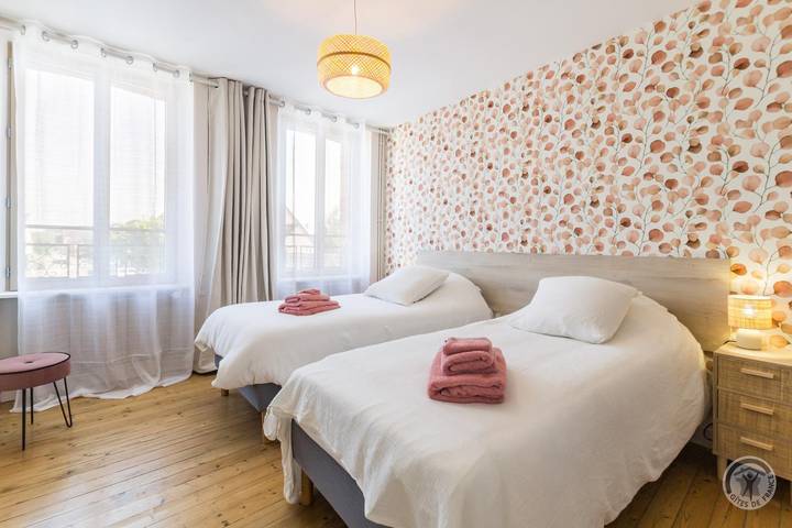 Gîte pour 8 personnes, avec jardin à Barfleur - 4