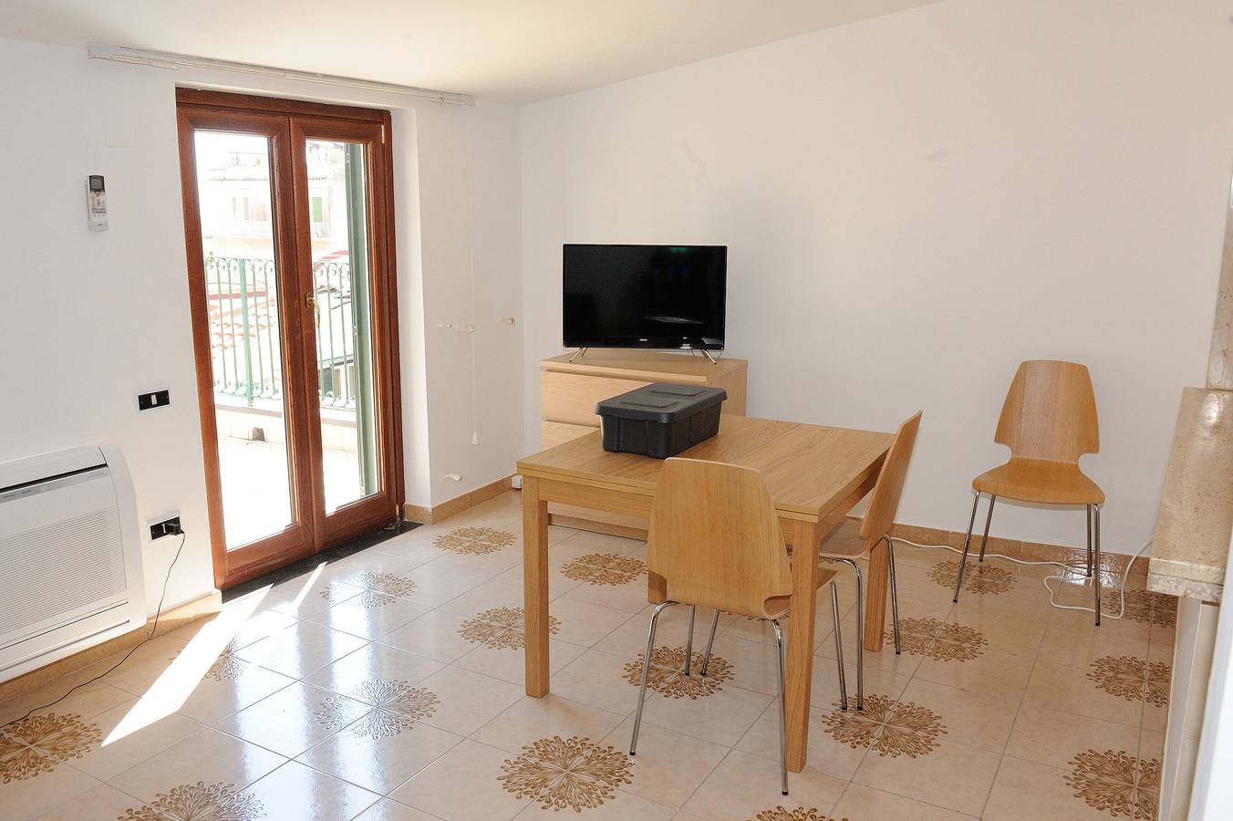 Entire apartment, Apartment 'Ce Tour - Casa Cetara Centro 1' with Private Terrace, Wi-Fi and Air Conditioning in Cetara, Amalfi Coast