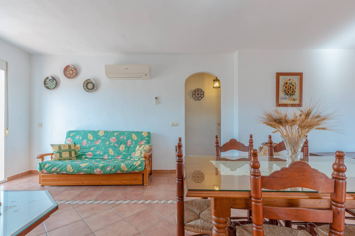 Schönes Ferienhaus "Chalet andaluz Los Alberos" mit Blick auf die Berge in Coín, Málaga Provinz