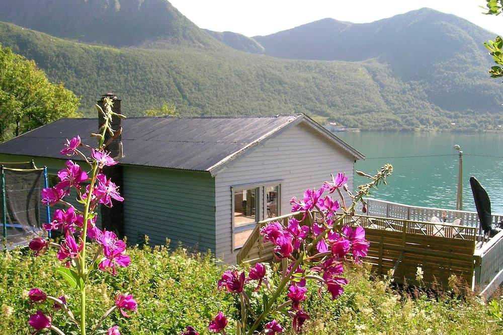 10 Personen Ferienhaus in Kaldfarnes in Senja, Sifjord