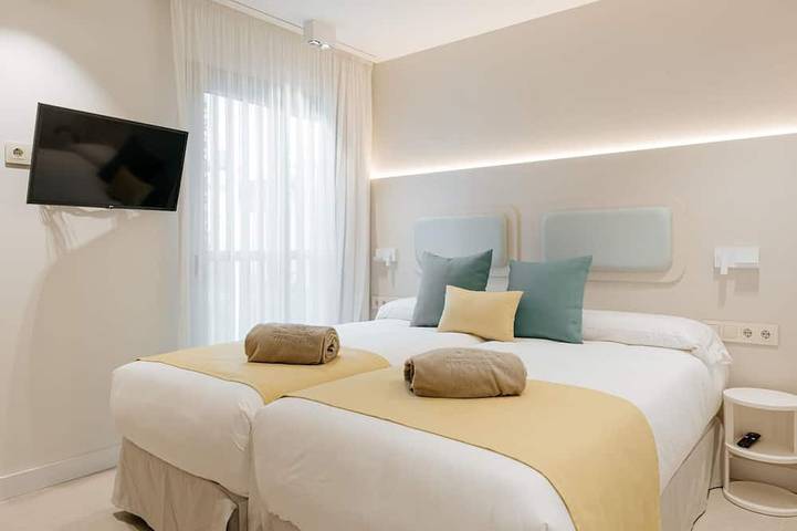 Entire apartment, Apartment 3 bedroom | ground floor| mountain view in La Caleta, Adeje
