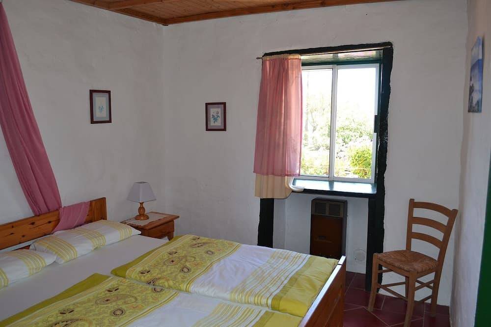 Ganze Wohnung, Pretty apartment with sun terrace in the subtropical garden with Wifi and pool in El Paso, La Palma Süd