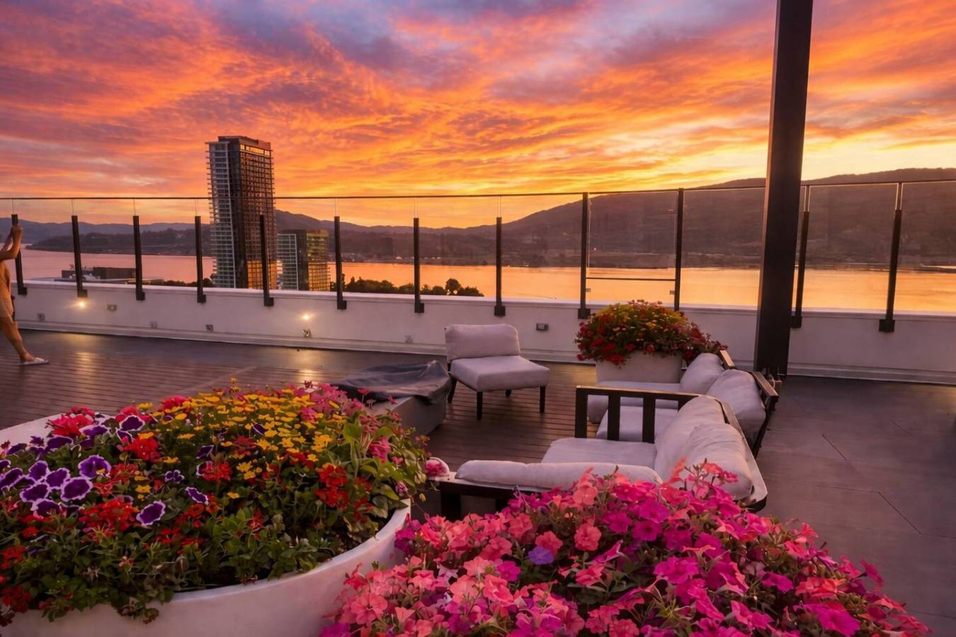 Apartamento entero, Luxury Downtown Kelowna 2Br | Rooftop & Parking in Kelowna, Central Okanagan