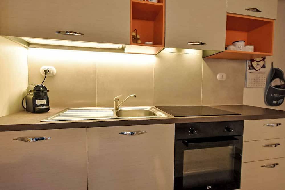 Appartamento intero, Accogliente appartamento per 5 ospiti con Wifi, Tv e animali ammessi in Campodolcino, Valtellina