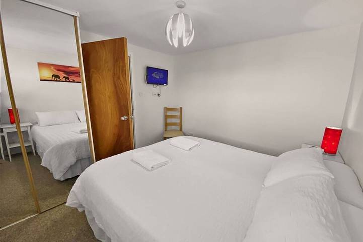 Apartamento entero, Waterfront Quay - Apartamento de 2 dormitorios con vistas al puerto para 4 personas (+2) in Gosport, Hampshire