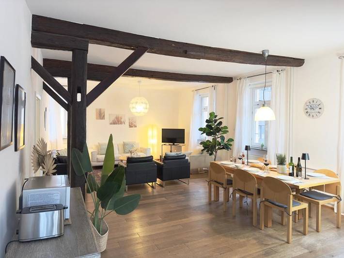 Ferienwohnung für 10 Personen, mit Balkon und Terrasse sowie Ausblick in Altstadt Heidelberg