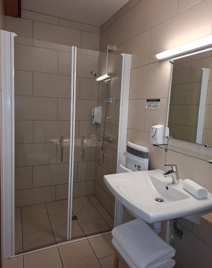 Hôtel pour 2 personnes, avec terrasse à Ussel - 3