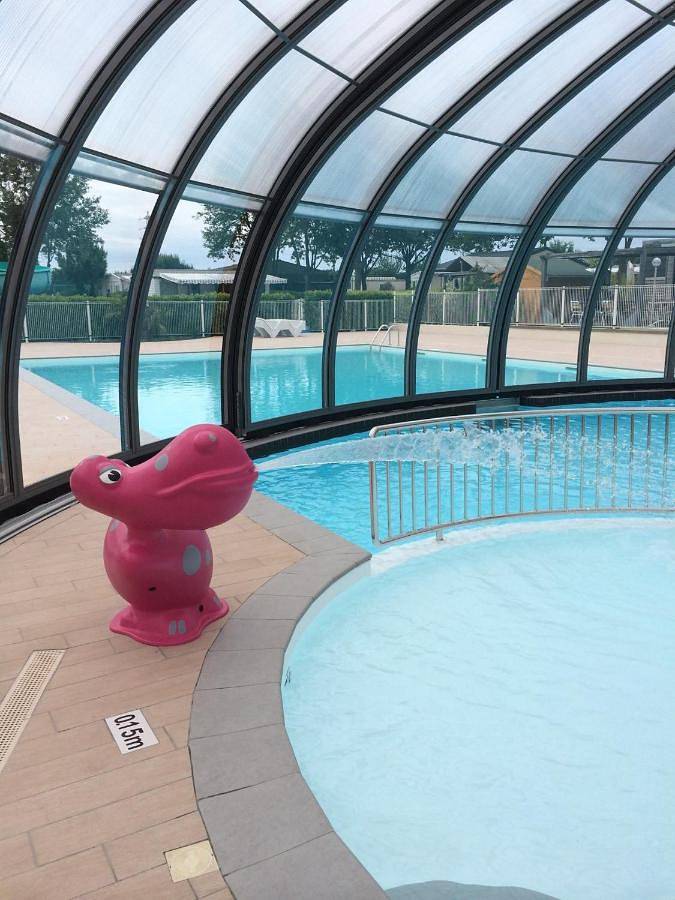 Location de vacances pour 2 personnes, avec jacuzzi et piscine ainsi que terrasse et sauna à Puilboreau - 3