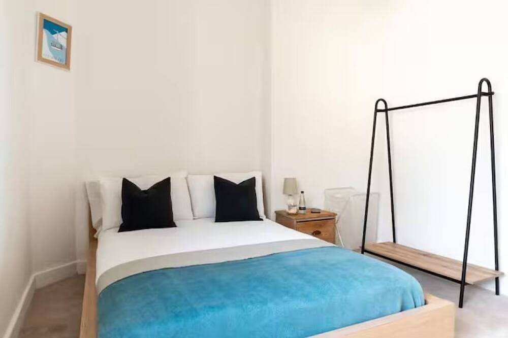 House in central Harrogate, free parking in North Yorkshire