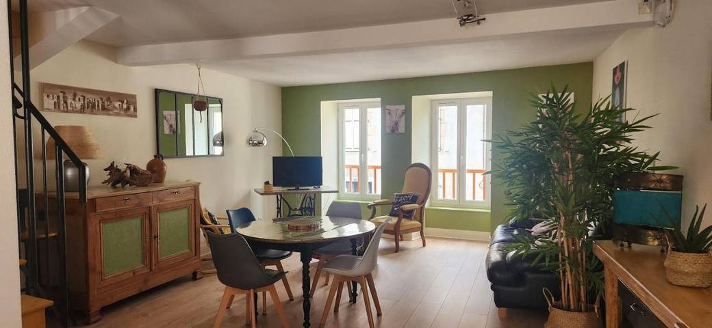Location de vacances pour 4 personnes, avec terrasse à Pleaux - 4