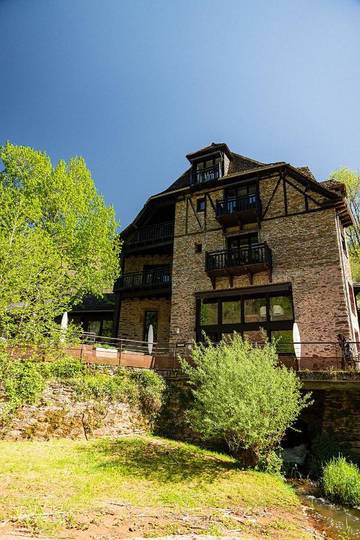 Hôtel pour 2 personnes, avec jardin et piscine, animaux acceptés dans Conques-en-Rouergue