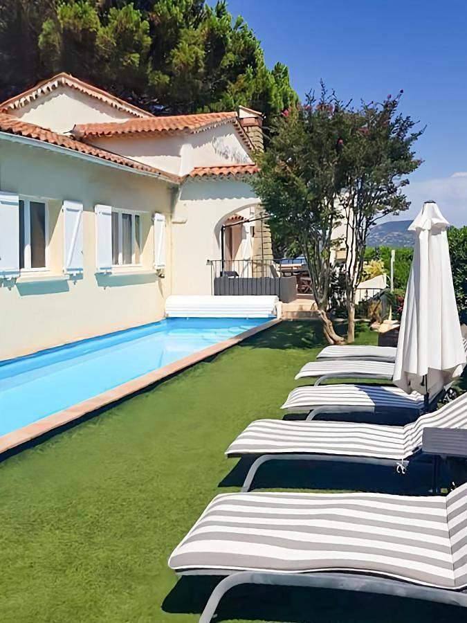 Hôtel pour 2 personnes, avec Terrasse et Jardin ainsi que Piscine et Sauna à Gassin - 3