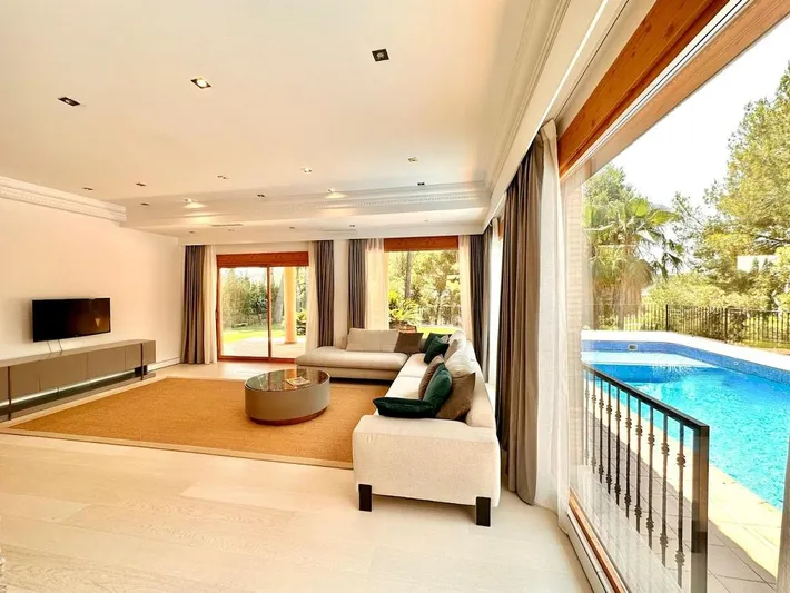 Villa for 10 people, with view and pool as well as garden - 1