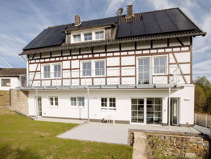 Ferienwohnung für 8 Personen, mit Terrasse und Ausblick sowie Garten, mit Haustier in Monschau