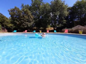 Chambre d’hôte pour 2 personnes, avec vue ainsi que jardin et piscine, animaux acceptés à Blars