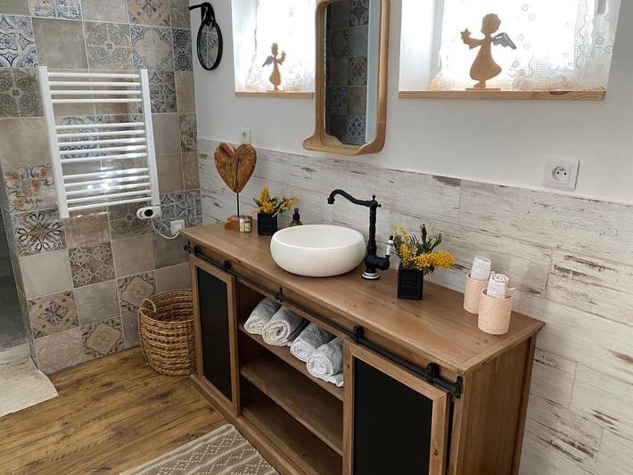 Gîte pour 3 personnes, avec jardin ainsi que vue et piscine à Méounes-lès-Montrieux - 2