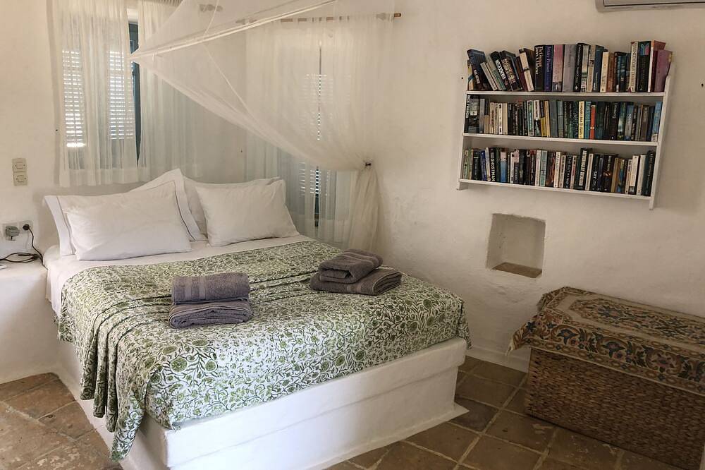Secluded hamlet - \"apart in your togetherness\" in Zakynthos