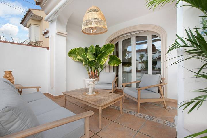 Villa for 8 people, with Balcony and Hot tub as well as Garden in Torremolinos