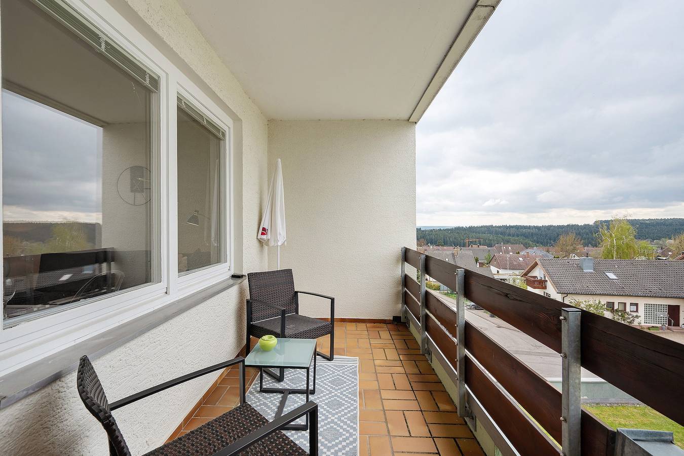 Ganze Wohnung, Stilvolle Wohlfühl-Ferienwohnung mit Balkon und Ausblick in Neubulach, Nordschwarzwald