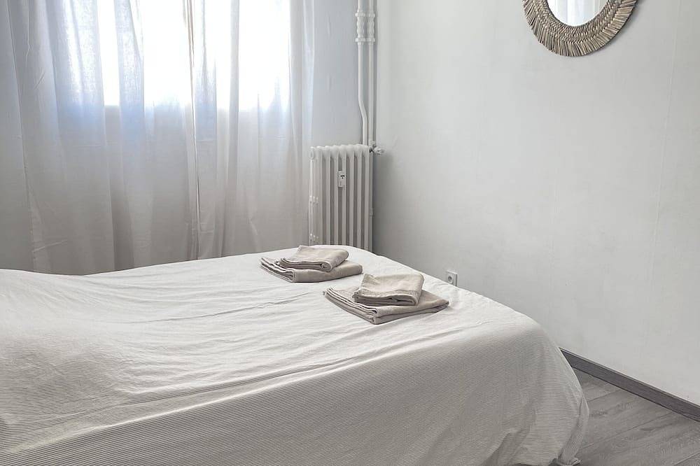 Entire apartment, Bright, open-plan apartment in Montauban, Tarn-et-Garonne