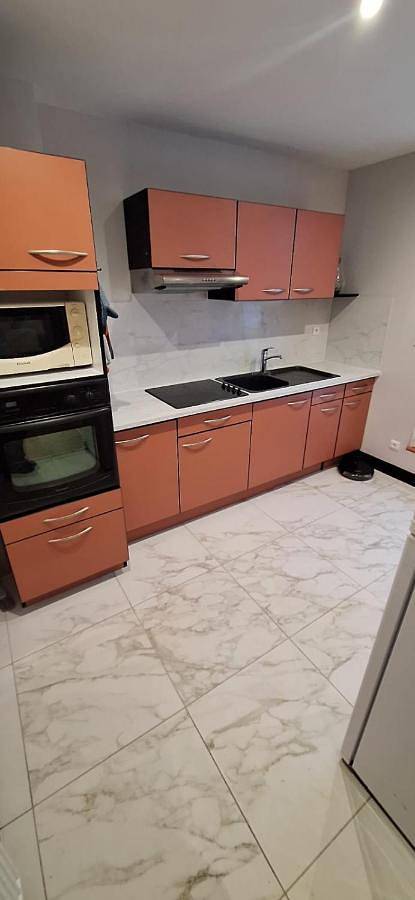 Gîte pour 8 personnes, avec vue à Égliseneuve-d'Entraigues - 2